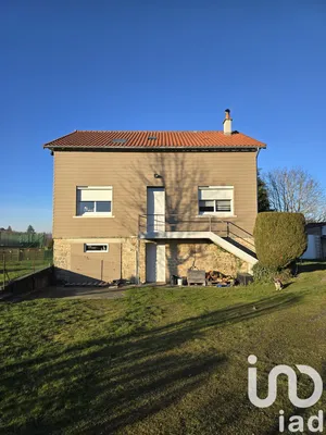 House at Laurière (87370)