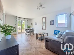 Apartment in Chanteloup-en-Brie (77600)