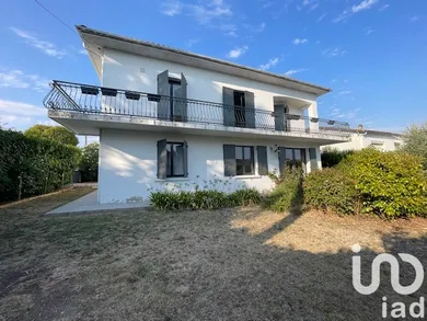 House at Saintes (17100)