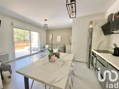 Appartement à Salon-de-Provence (13300)