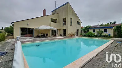 Architectural house in Marcilly-sur-Seine (51260)