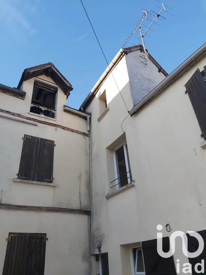 Immeuble 2 pièces 184 m² · à Sens · 184 m² · 280 000 €