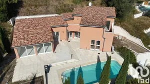 Architectural house in Mougins (06250)