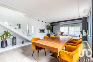 House at Chilly-Mazarin (91380)