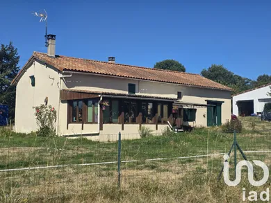 Maison de campagne à ADRIERS (86430)