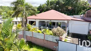 House at Saint-Joseph (97480)