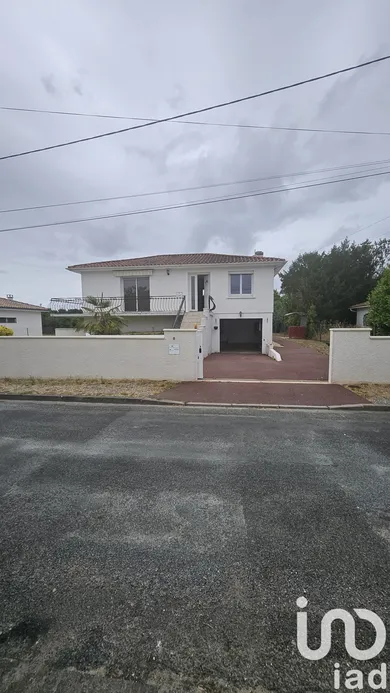 House at Saujon (17600)