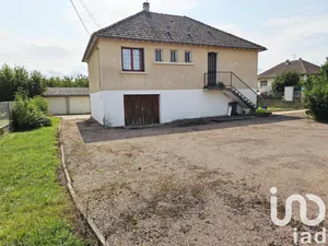 House at Charmoy (89400)