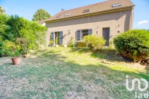 Traditional house at Magny-en-Vexin (95420)