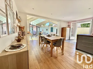 House at Voisins-le-Bretonneux (78960)