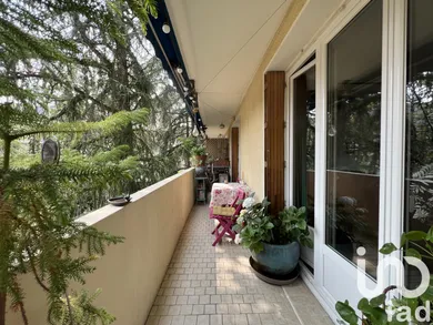 Apartment in Caluire-et-Cuire (69300)