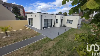 Architectural house at Caudebec-lès-Elbeuf (76320)