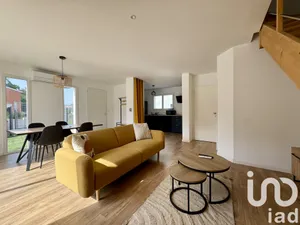 House at Saint-Médard-d'Eyrans (33650)