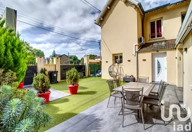 Detached house at Crécy-la-Chapelle (77580)