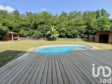 House at Illats (33720)