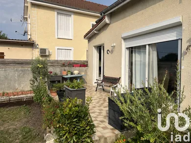 House in Sainte-Savine (10300)