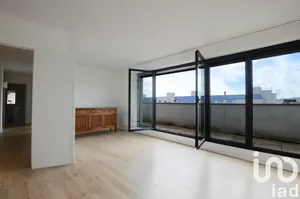 Apartment at Puteaux (92800)