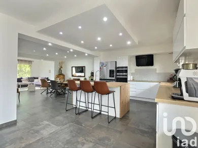 Maison à Arles (13200)