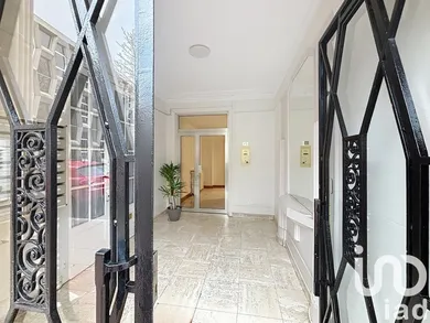 Apartment at Saint-Mandé (94160)