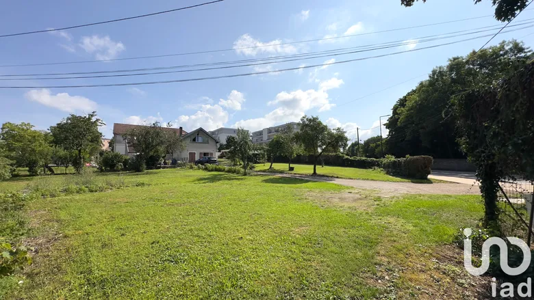 Terrain 800 m² · à Besançon · 145 000 €