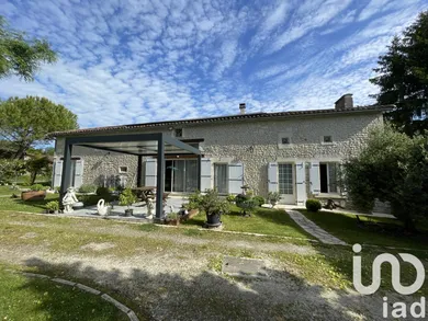 House in Saint-Quentin-de-Chalais (16210)