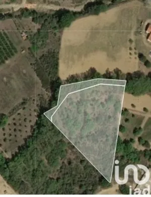 Farm land at Fourques (66300)