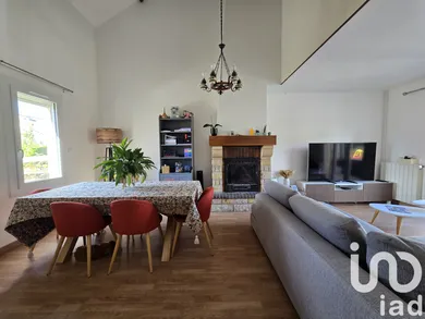 House in Cherisy (28500)