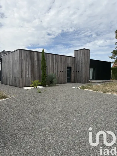 House at Trouy (18570)