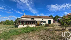 Maison de campagne à ADRIERS (86430)