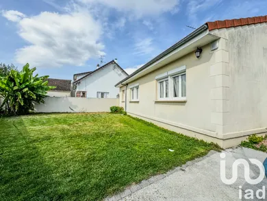 Maison à Villeneuve-le-Comte (77174)