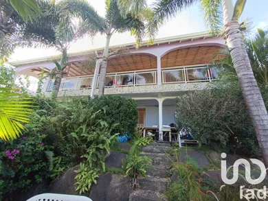 Building at Basse Terre (97100)