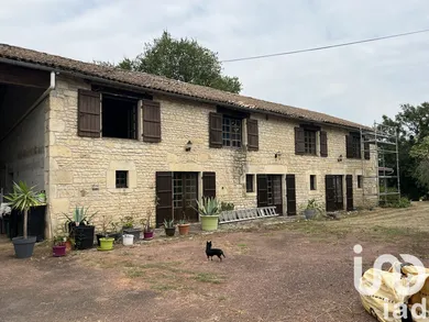 Maison de village à Montjean (16240)