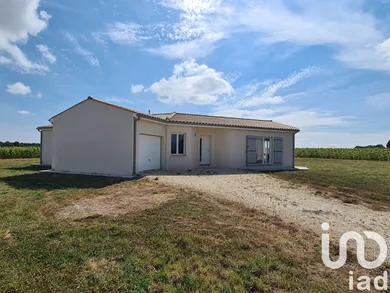 Traditional house at Les Essards (17250)