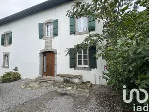 Village house at Ostabat-Asme (64120)