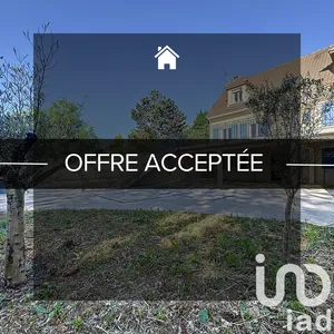 Traditional house at Vaux-sur-Seine (78740)