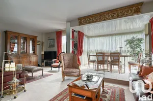 Apartment in Le Chesnay (78150)