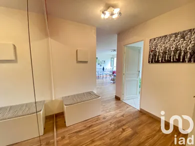 Apartment in Élancourt (78990)