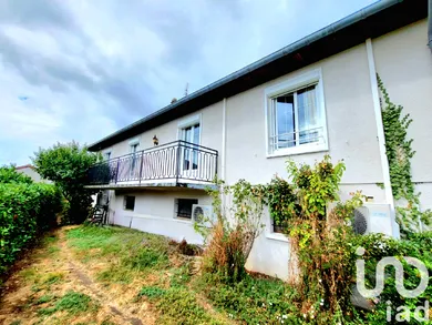 Traditional house at Thuré (86540)