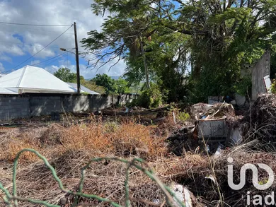 Terrain à Basse-Terre (97100)