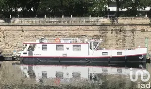 Barge in Paris (75004)