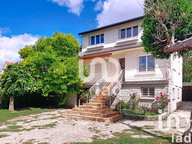 House at Saint-Loup-de-Naud (77650)