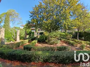 Apartment at Lambesc (13410)