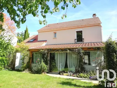 Maison traditionnelle à Brie-Comte-Robert (77170)