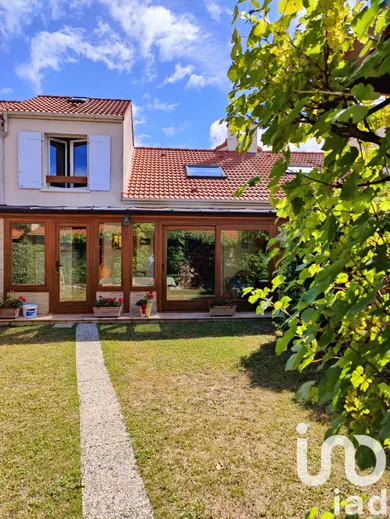 Maison à Montigny-le-Bretonneux (78180)