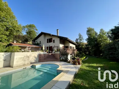 Architectural house in Venon (38610)