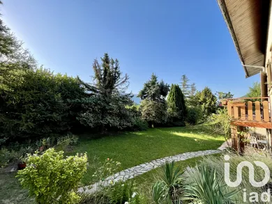 Architectural house in Venon (38610)