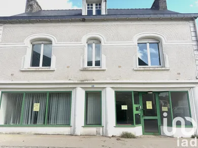 Building at Ploërdut (56160)