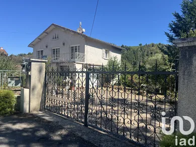 Traditional house at Sail-sous-Couzan (42890)