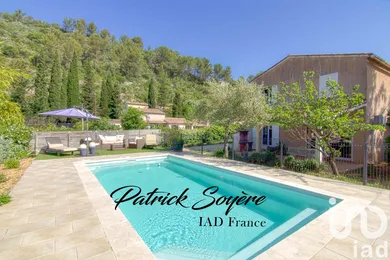 Maison traditionnelle à Solliès-Toucas (83210)