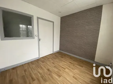 Building at Crèvecœur-le-Grand (60360)